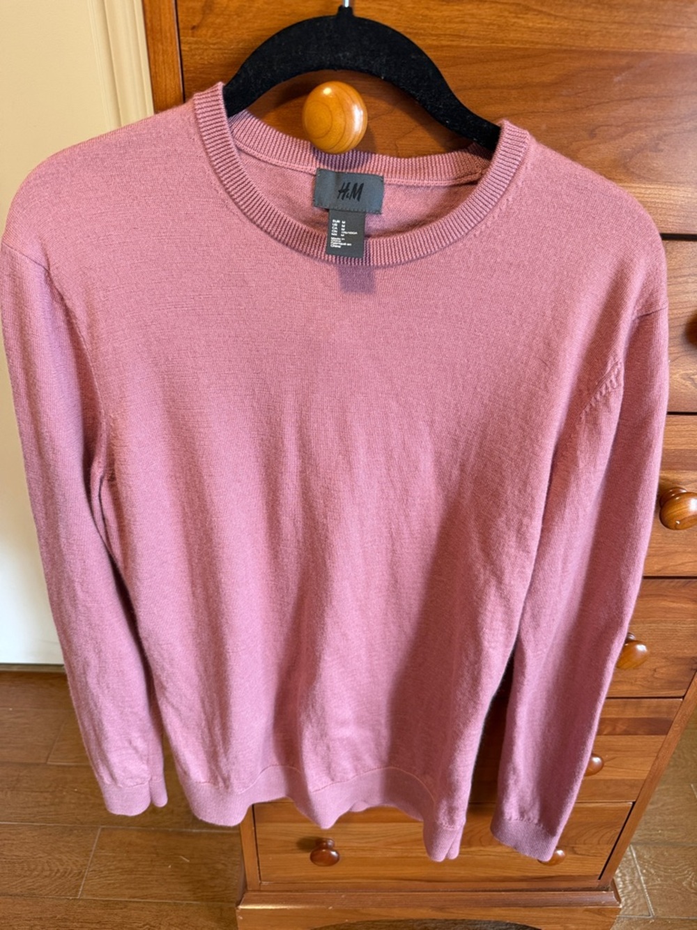 H&M Men’s Rose Pink Crewneck Sweater